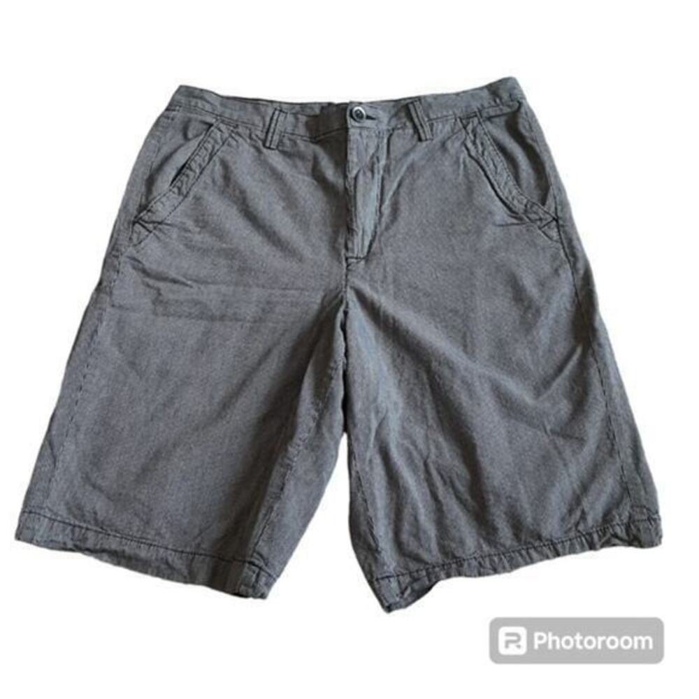 Apt 9 charcoal gray men’s pinstripes shorts
